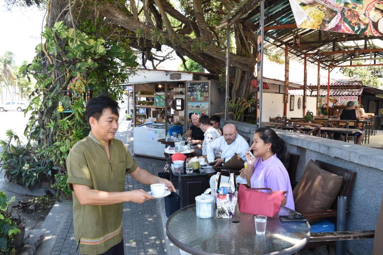 Branch Coffee Beach – Under the Banyan tree on Jomtien Beach Road 1