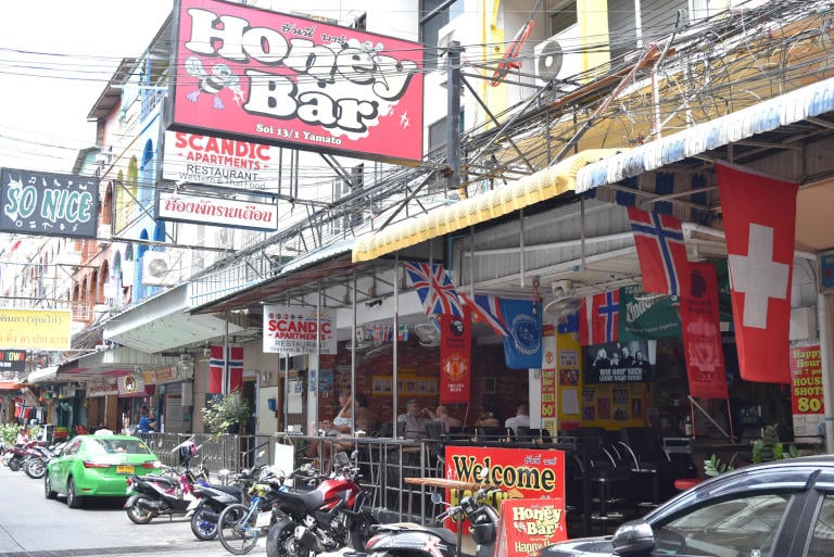 What makes a good bar? A guide to what you can expect in the Pattaya area 14